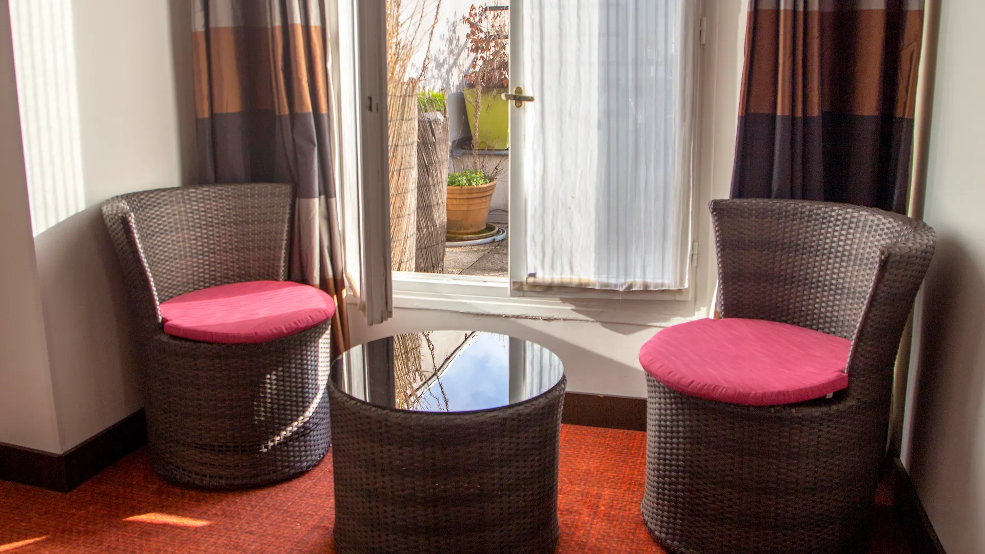 ***  55 Hotel Montparnasse Paris France