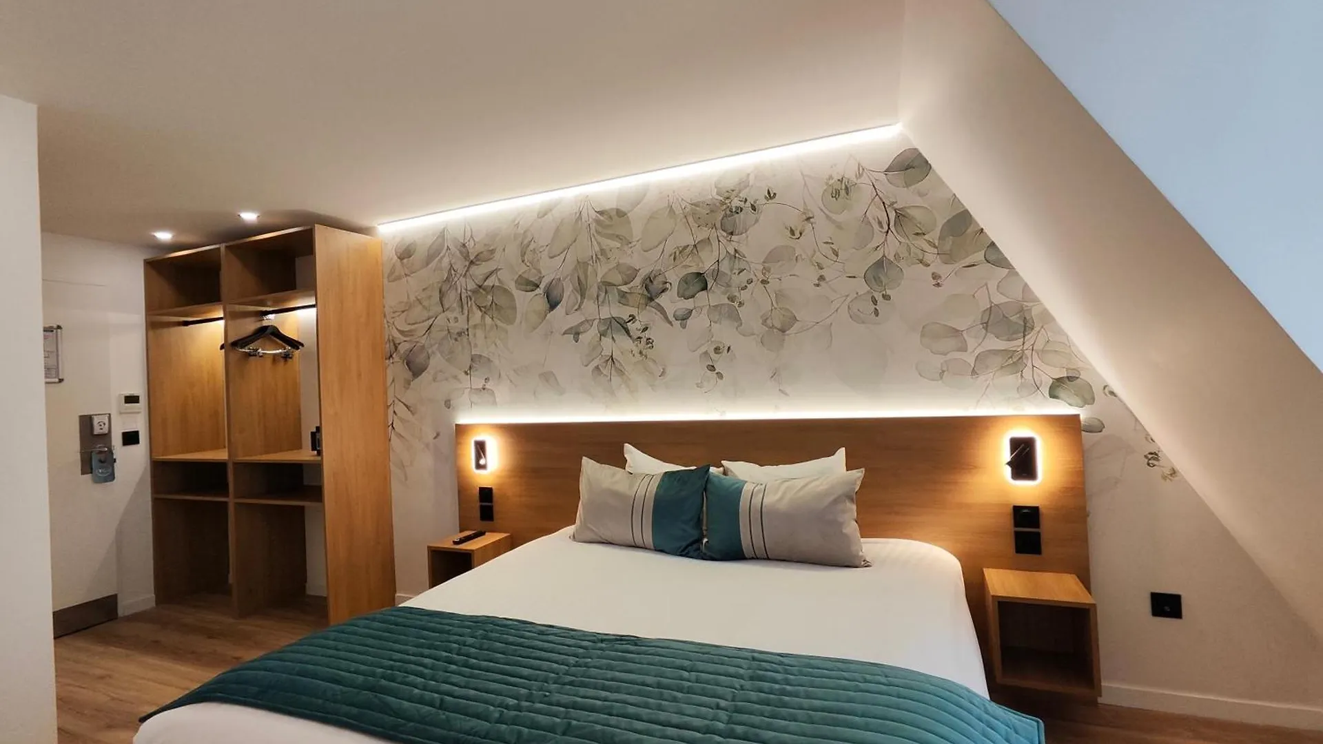 55 Hotel Montparnasse Paris 3*,