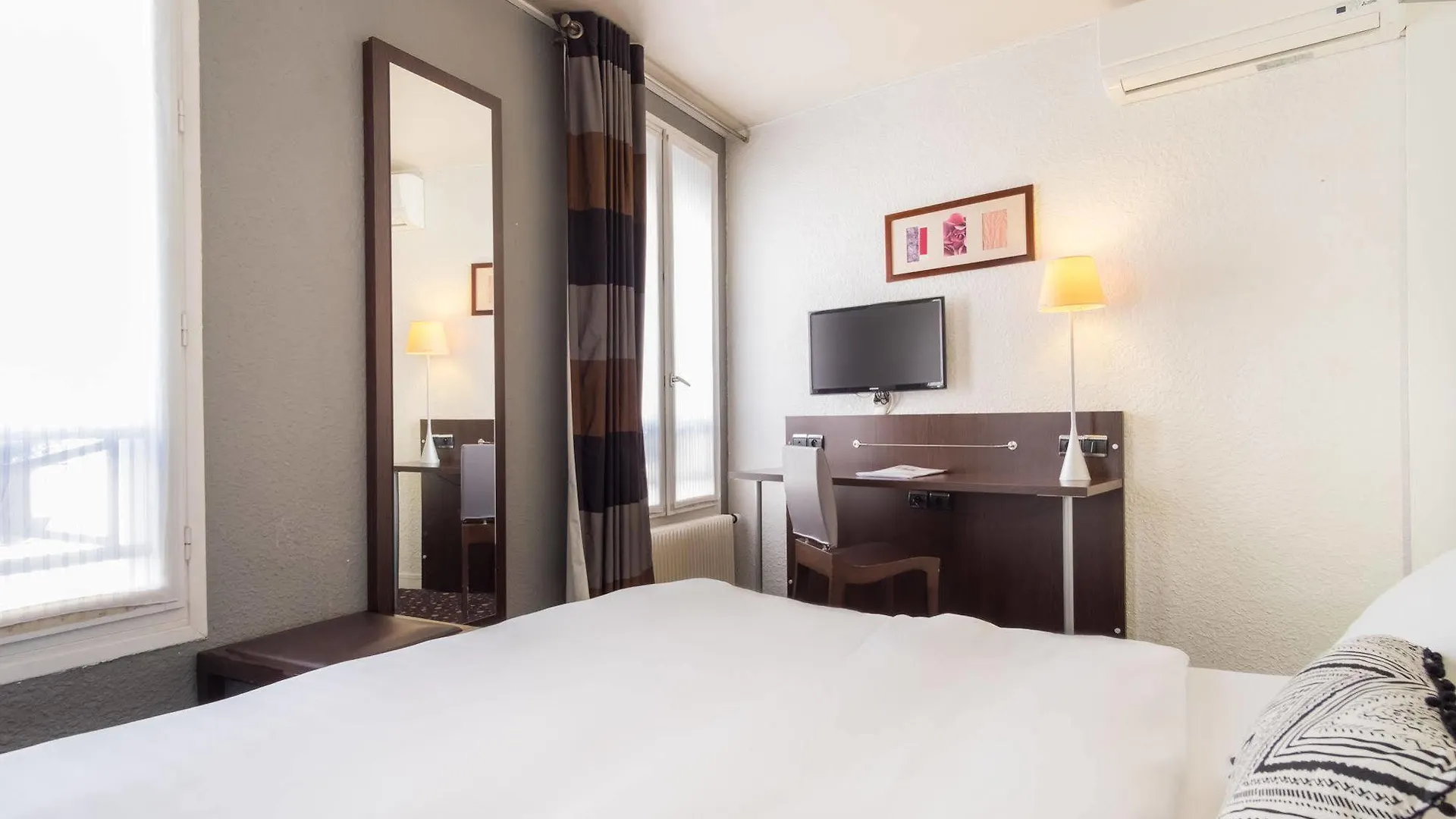 55 Hotel Montparnasse Paris France