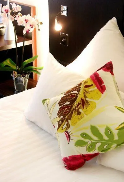 ***  55 Hotel Montparnasse Paris France