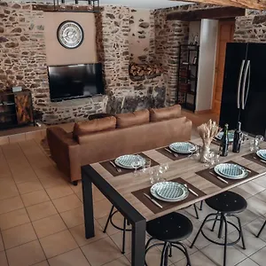 Maison Quartier Medieval Au Pied Du Chateau Fougeres