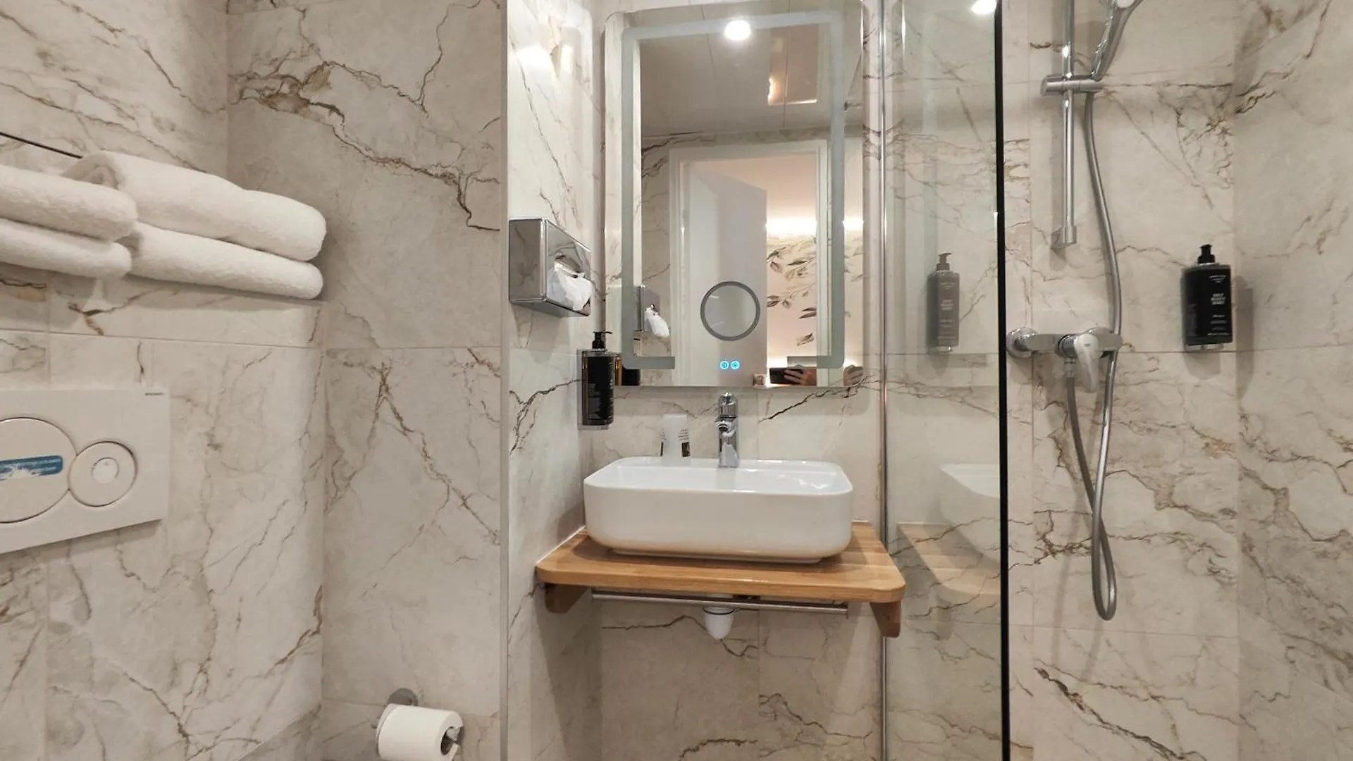 55 Hotel Montparnasse Paris