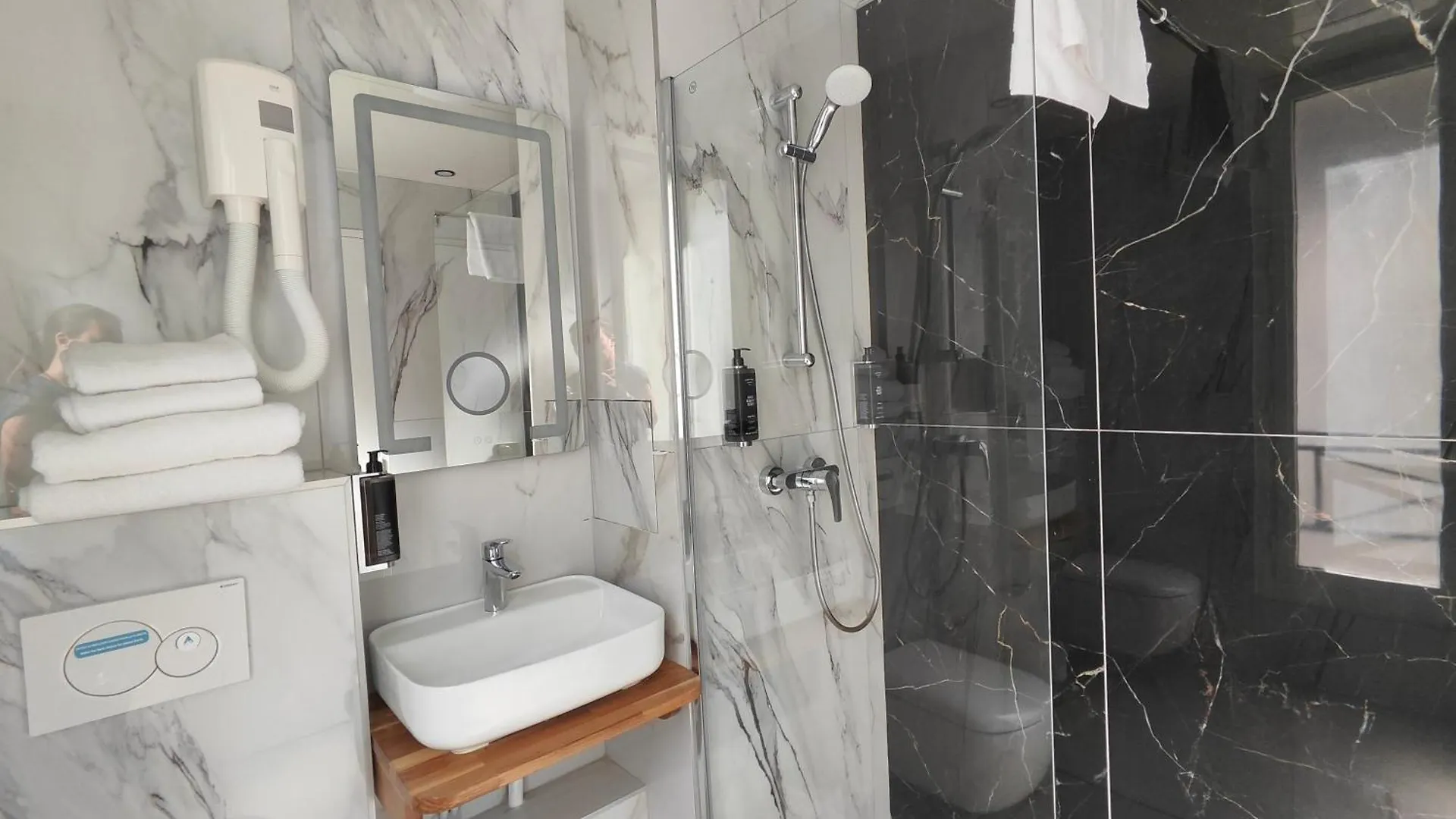 55 Hôtel Montparnasse Paris 3*,